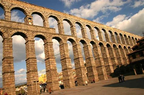 Top 10 Most Famous Ancient Roman Monuments