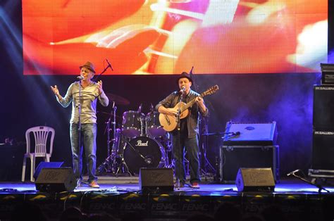 P Blico Lota Etapa Do Fenac Em Tr S Pontas Festival Nacional Da Can O