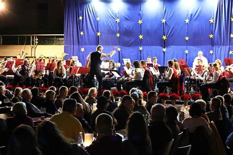 Beim Konzert Der Stadtmusik Todtnau Wird Der Konzertsaal Zum Kinosaal