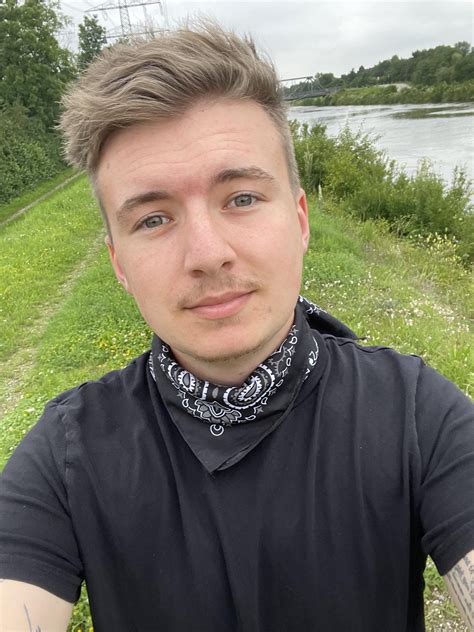 today I’m officially ¼ century old 😂🥳 | Scrolller