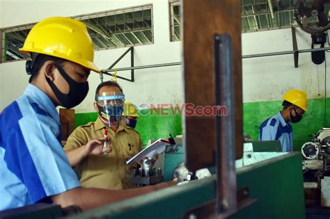 FOTO SMKN 2 Jiwan Madiun Lakukan Uji Coba Belajar Mengajar Tatap Muka