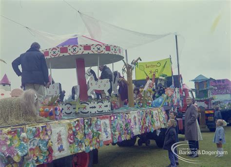 Dagenham Town Show 1972 at Central Park, Dagenham, showing side of ...