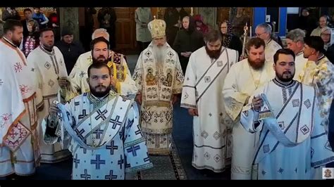 Sfânta Liturghie oficiată de IPS Teodosie la biserica Adormirea