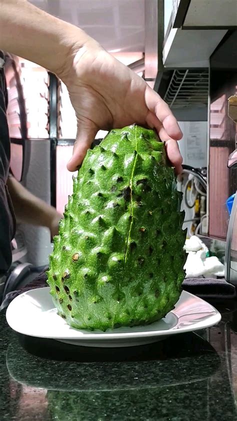 Guanabana : r/fruit