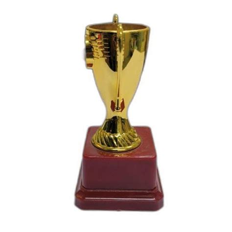 Metal Golden Award Trophies at Rs 1200 in Pune | ID: 2850082799291