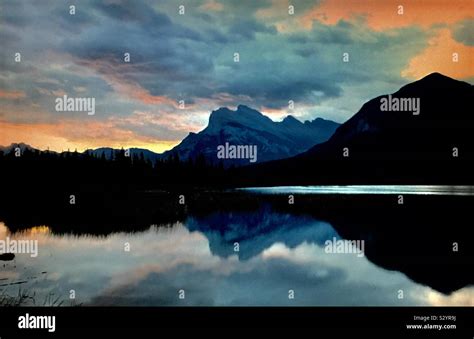 Vermillion Lakes Sunrise, Mt. Rundle, Banff National Park, Alberta ...