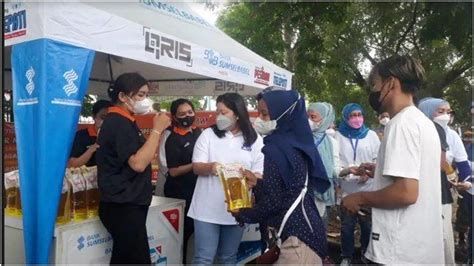 4 000 Liter Minyak Goreng Diserbu Warga Palembang Operasi Pasar Di