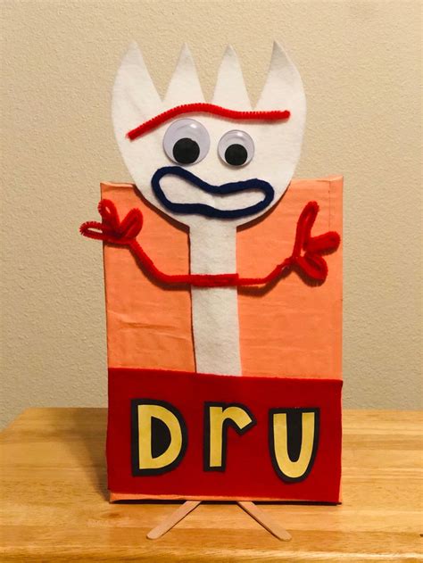 Forky Valentine’s Day Box Toy Story Valentines Boxes Homemade Valentine Boxes Toy Story