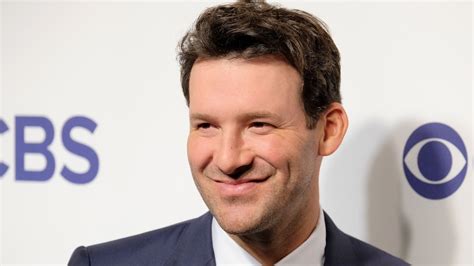 Tony Romo reaches historic, long-term deal with CBS Sports, source says