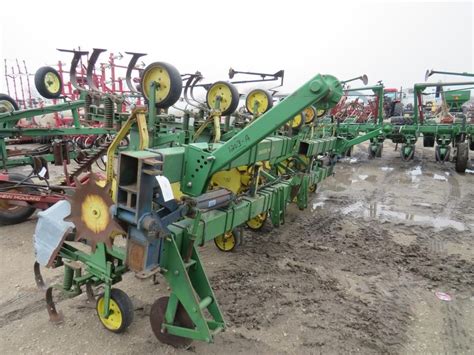 John Deere 12 Row Cultivator 1203 Auctions Equipmentfacts