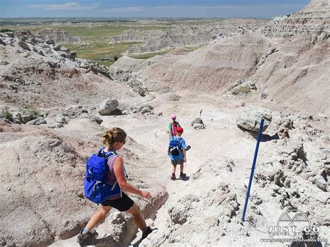 7 Best Hikes in Badlands National Park: Trail Maps, Directions & More ...