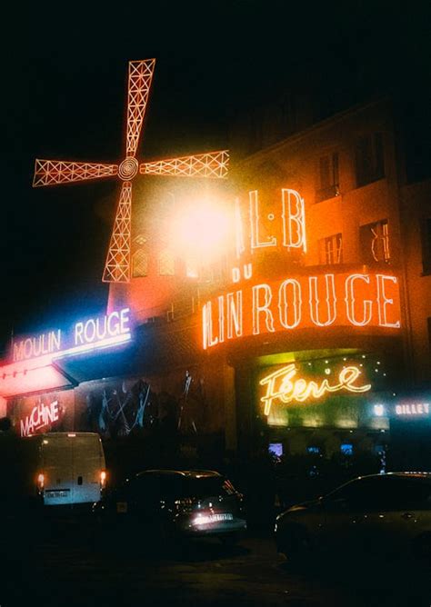 The Moulin Rouge at Night · Free Stock Photo