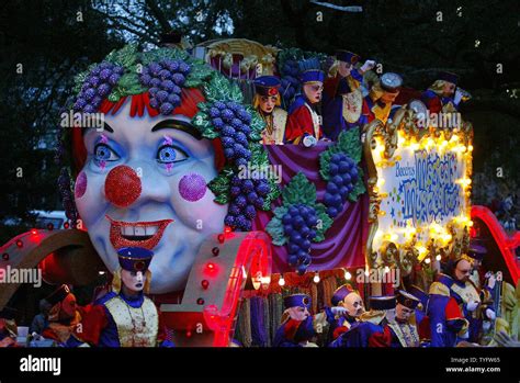 Actor krewe bacchus hi-res stock photography and images - Alamy