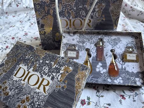 Dior 5 piece perfume gift set, Beauty & Personal Care, Fragrance ...