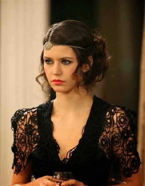 Beren Saat Hot Pictures Hd Wallpapers Bihter Sexy Photos Turkish Top