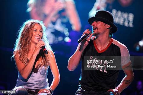 Kid Rock And Sheryl Crow Perform In Concert Photos and Premium High Res ...