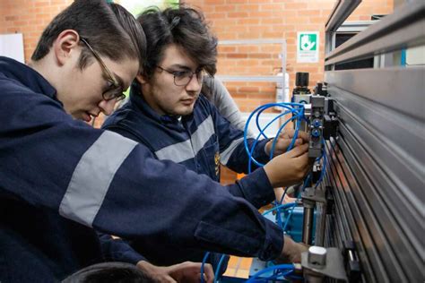 Ingeniería Mecatrónica Unab Renovó Acreditación De Alta Calidad