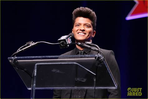 Bruno Mars: Super Bowl 2014 Press Conference! (Full Video): Photo ...