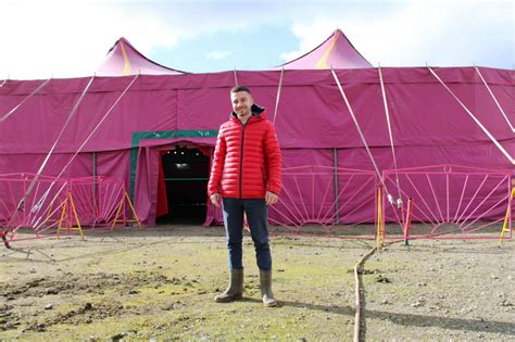 Metz Le Cirque Medrano est de retour découvrez lenvers du décor