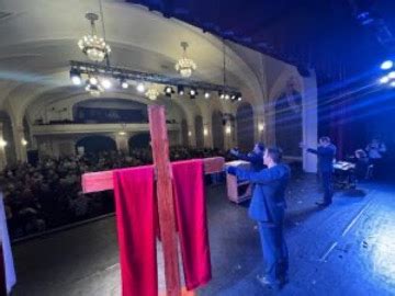 Noche De Avivamiento En San Petersburgo Rusia Uckg Centro De Ayuda