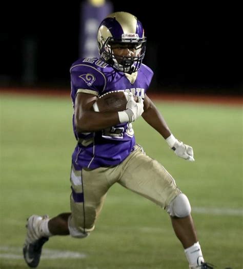 Clarkstown North football powers through Sleepy Hollow