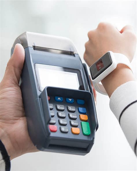 Discover Credit And Debit Cards Features In The Uae Adcb