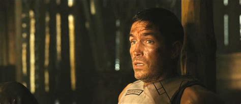 Guys in Trouble - Jim Caviezel in Outlander (2008)