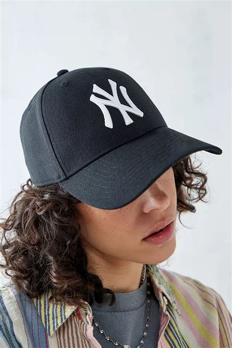 '47 Brand NY Yankees Black Baseball Cap | Urban Outfitters UK