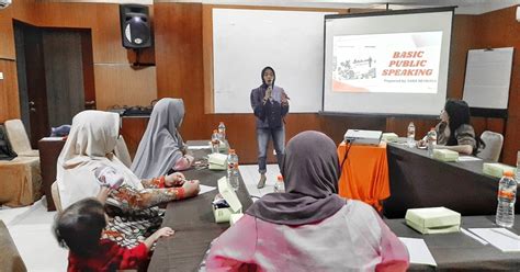 Pelatihan Dasar Public Speaking Bersama Komunitas Playdate Solo Raya