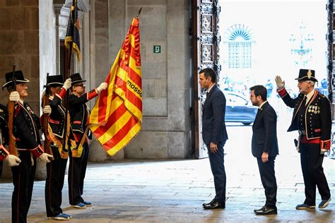 El CIS De Tezanos Mantiene Al PP Como Primera Fuerza Pero El PSOE