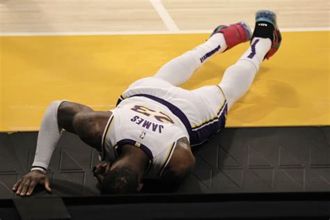 Lebron James Out Indefinitely After Ankle Sprain Video