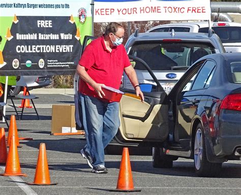 Photos City Hosts Free Household Hazardous Waste Roundup