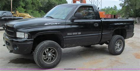 2001 Dodge Ram 1500 Sport Pickup Truck In Kansas City Mo Item C2364 Sold Purple Wave