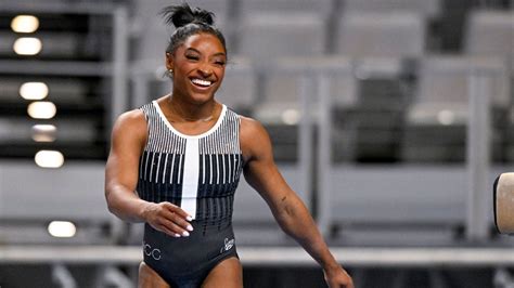 Simone Biles Surges To Early Lead At Us Championships Espn