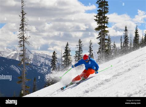 Skiing Hi Res Stock Photography And Images Alamy