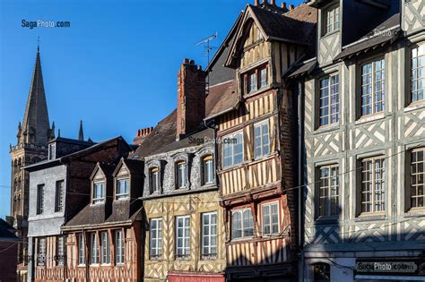 Photo De Facades Des Maisons A Colombages Des Xv Xvi Xvii Eme Siecle