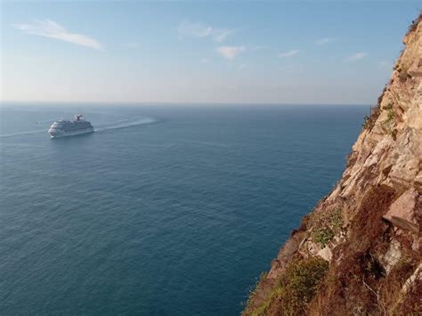 Arriban a Mazatlán dos cruceros con más de 10 mil turistas y tripulantes