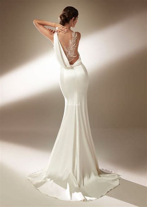 Jennifer Wedding Dress From Atelier Pronovias Hitched Co Uk