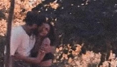 Can Yaman e Demet Özdemir confermato il loro amore sul set La foto