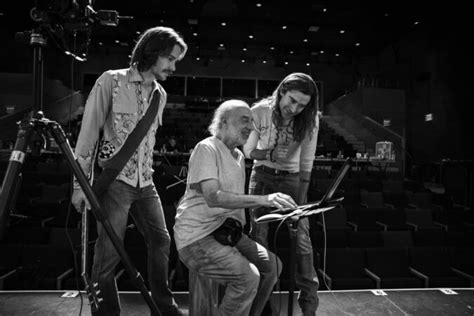 Behind-The-Scenes: Cast of Almost Famous Photographed by Neal Preston | Playbill