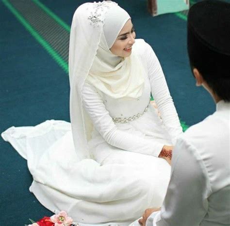 Wedding Dress Simple Hijab