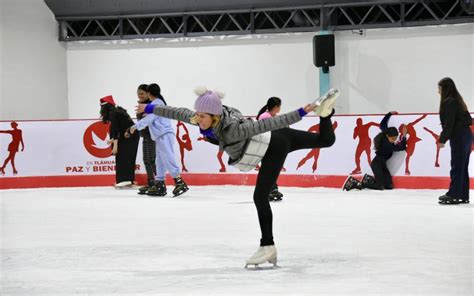 Como Regalo Navide O Aperturan Renovada Pista De Hielo En Tl Huac La