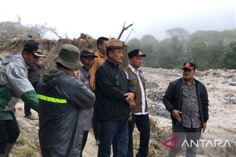 Kepala Keluarga Terisolir Di Aceh Tengah Akibat Banjir Bandang