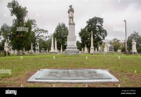 The Cedar Grove Cemetery New Bern North Carolina Stock Photo Alamy