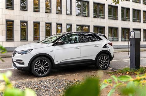 Opel Grandland X Le SUV Hybride Rechargeable Disponible En Deux Roues