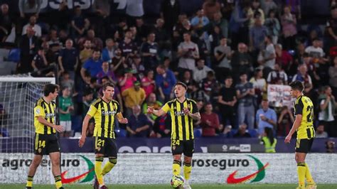 El Uno A Uno Del Real Zaragoza En Su Empate A Uno En El Campo Del Levante