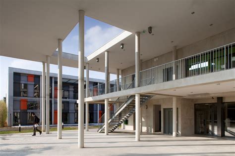 Albert Einstein School / N+B Architectes | ArchDaily