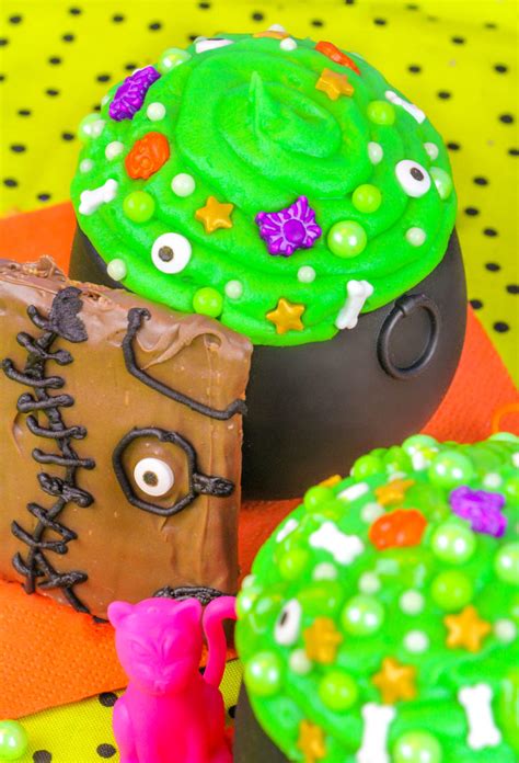 Diy Hocus Pocus 7up Surprise Cauldron Cupcakes ⋆ Brite And Bubbly