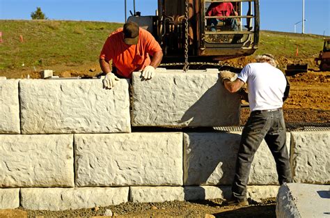 How to Build a Retaining Wall - Step-by-Step Guide for Contractors ...