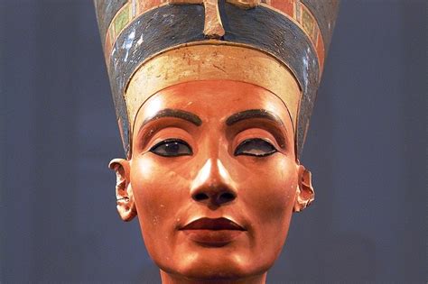 Nefertiti Bust - Discover the Iconic Egyptian Bust of Nefertiti